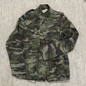 Altar’d State Camo Jacket. Size: Large